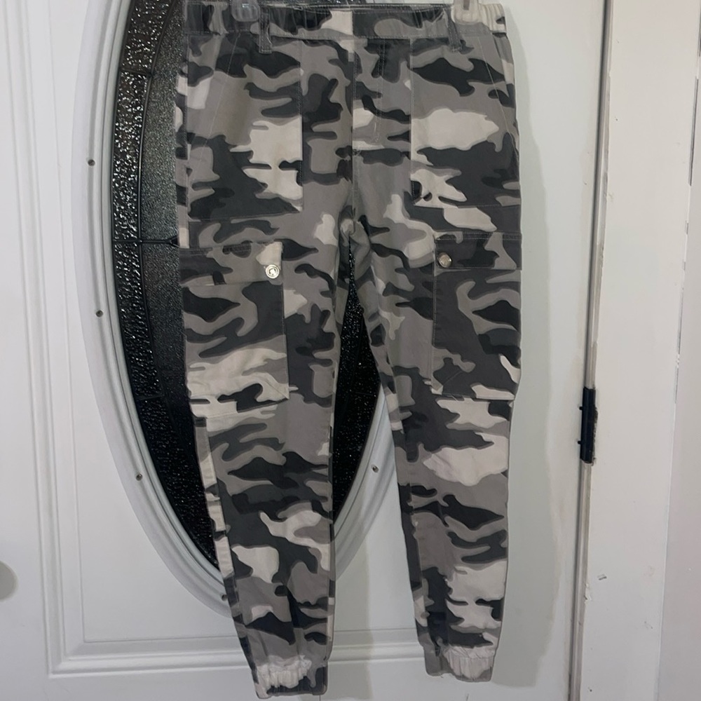 Women’s large cargo pants